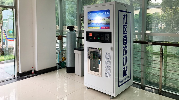 驻地部队地下水发黄、硬度高、水压不稳怎么办？原水泵+中央净软水+1600G反渗透灌装机，1天解决100人饮水难题